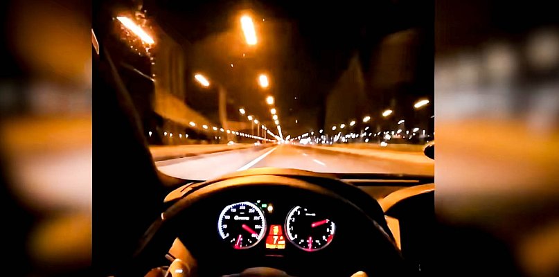 Pędził ekspresówką ponad 390 km/h. Youtuber z zarzutami - 35525