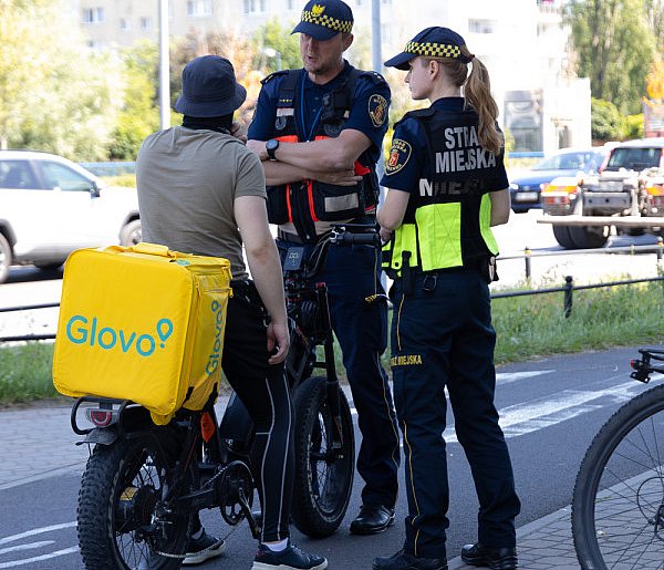 Na Ursynowie policja kontrolowała "rowery" elektryczne. "Najgorsze są speedboxy"-35537