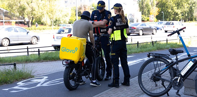 Na Ursynowie policja kontrolowała "rowery" elektryczne. "Najgorsze są speedboxy" - 35537
