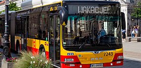 Wakacje w komunikacji: Linie znikają, trasy się kurczą
