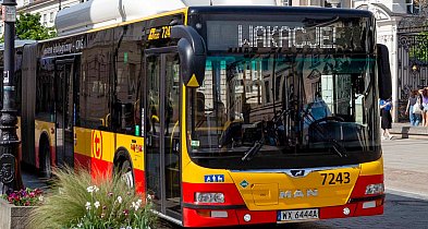Wakacyjna rewolucja w komunikacji: Linie znikają, trasy się kurczą. A metro?-35572