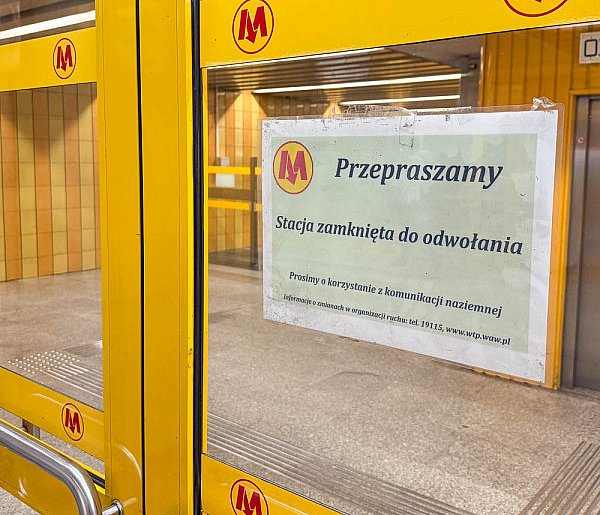 Metro nie jeździło na Ursynowie. Stacje były zamknięte-35625