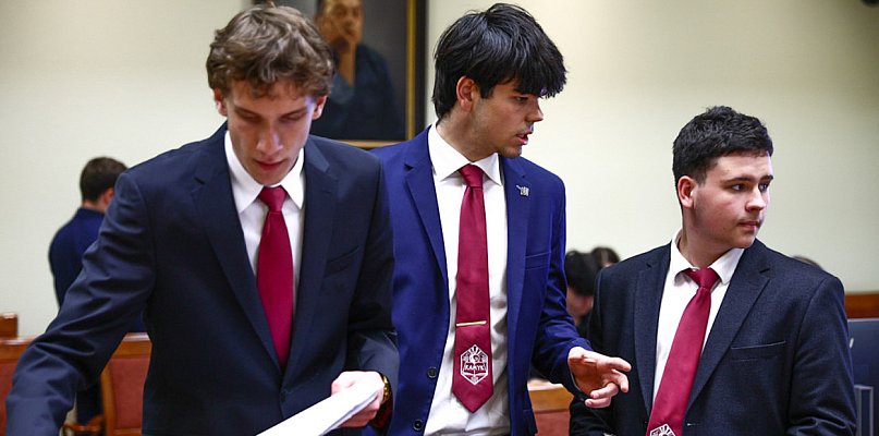 Ursynowski "Kamyk" najlepszy w debatach! Licealiści wygrali ogólnopolski konkurs - 35657
