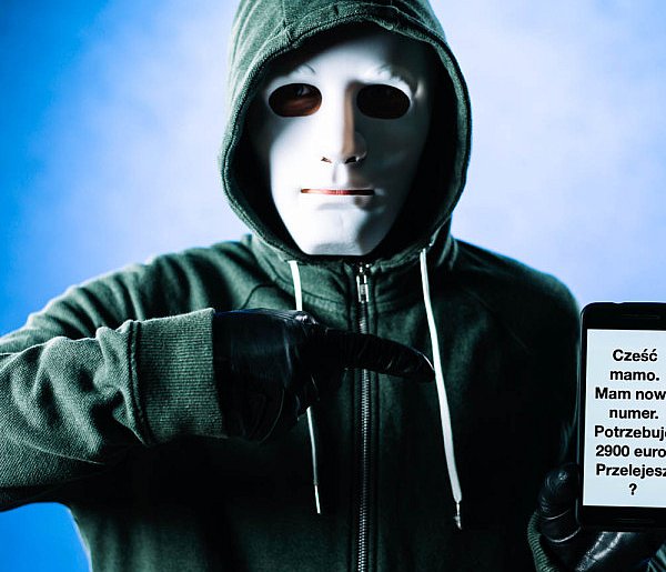 Oszust próbował wkręcić radnego z Ursynowa. "Cześć mamo, mam nowy telefon"-35494