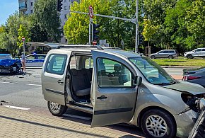 Dwie kolizje przy Rosoła. 88-latek jechał pod prąd!-36312