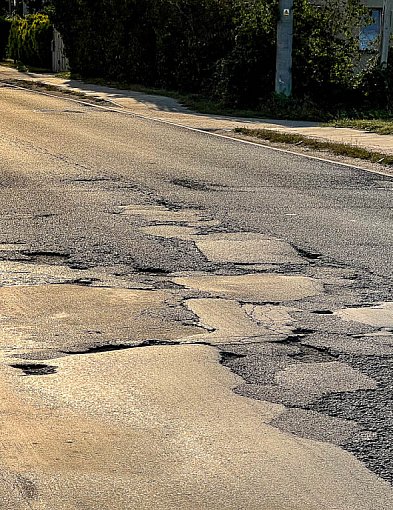 Ulica jak z horroru od lat czeka na remont. A harmonogram się sypie!-36437