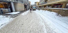"Można zęby wybić". Dzielnica nie odśnieża