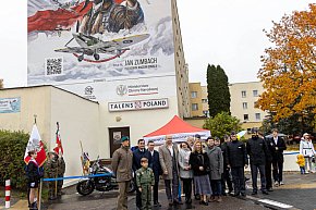 Mural Zumbacha na Ursynowie odsłonięty-6406