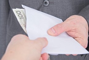 Zarabiasz bez firmy? Od 2026 roku wchodzi nowy, wyższy próg-37119