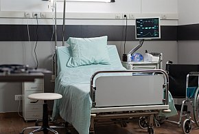 Lek wycofany z powodu zanieczyszczeń. W środku znaleziono fragmenty szkła-37484