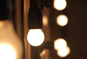 Rachunki za prąd pójdą w dół. Rząd usuwa opłatę doliczaną od lat-38148