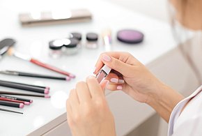 Nie używaj tych kosmetyków. GIS ostrzega przed produktami-38156