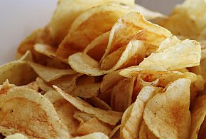 Podatek tłuszczowy uderzy w przekąski? Posłowie pokazują projekt-38461