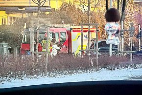 Wypadek na Ursynowie. Kierowca przejechał na czerwonym świetle