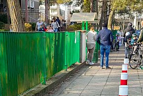 Alarmy bombowe na Ursynowie. Ewakuacja szkół i przedszkoli