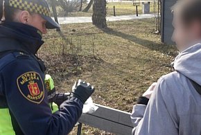 Diler pod liceum na Ursynowie? Straż miejska ujęła 34-latka