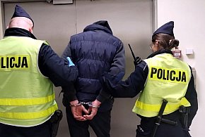 Awantura na peronie stacji metra skończyła się kajdankami