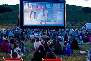 Darmowe kino plenerowe na Kopie Cwila i Kajakowej. Co grają?