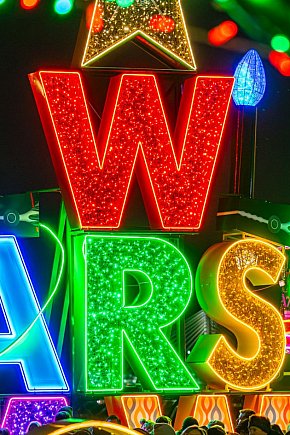 W centrum Warszawy już świątecznie! Iluminacja robi wrażenie-6470