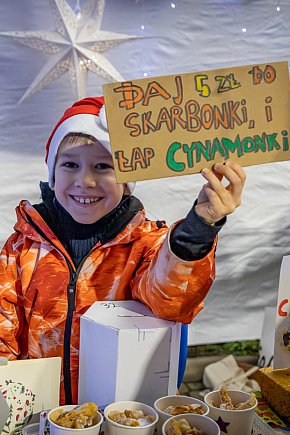 Wielki kiermasz świąteczny Fundacji ETO-6478