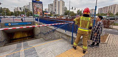 Awaria w metrze. Ewakuacja stacji Imielin. "Zgasło światło"-36623
