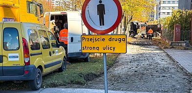 Ruszył remont chodnika przy Gandhi. Koniec z kałużami!-37335