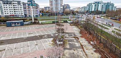 Lex deweloper na Kabatach. Radni krytykują projekt po Tesco. "To żart?"-38412