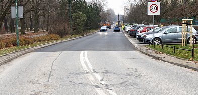 Nierówna nawierzchnia na Jeżewskiego. - Czy tak ma być? - pytają mieszkańcy-38592