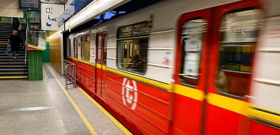 Jak jeździ metro w sylwestra i kolejne dni? Będą kursy nocne!-38857