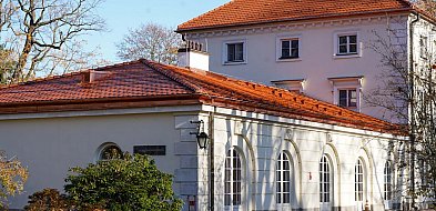 Koniec z "marsylką" w Natolinie. Oficyna pałacowa wygląda jak za dawnych lat