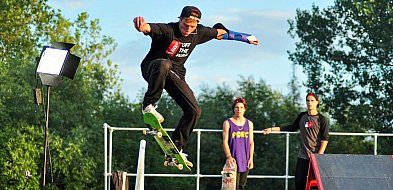 Wiosna na ursynowskim skateparku. Darmowa nauka jazdy na deskorolce!