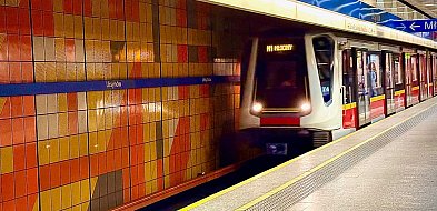 Majówka w komunikacji z niespodzianką od metra