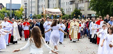 Procesje Bożego Ciała na Ursynowie. Utrudnienia w wielu punktach dzielnicy