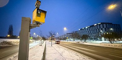 Fotoradar na Pileckiego bije rekordy! Przez wiadukt, który idzie do wyburzenia?