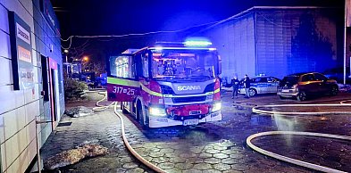 Kłęby dymu nad Kłobucką. Pożar przy areszcie śledczym