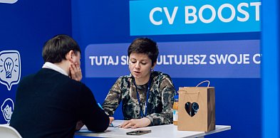 Czy targi pracy mają sens? Kiedy naprawdę pomagają znaleźć pracę?