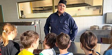 Pierwszaki z Kabat uczą, jak jeść zdrowo! Ambitny projekt w szkole na Ursynowie