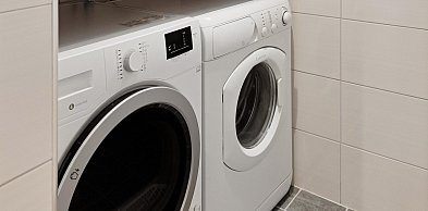 Nowoczesna pralnia w domu - jak wybrać sprzęt, który ułatwi codzienne obowiązki?