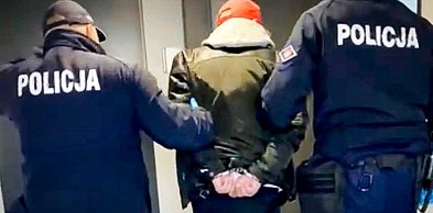 Postrach kierowców z Ursynowa zatrzymany! 52-latek plądrował zaparkowane auta