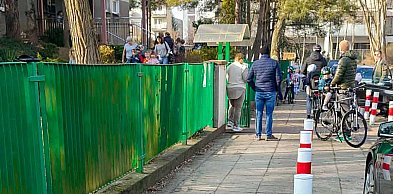 Alarmy bombowe na Ursynowie. Ewakuacja szkół i przedszkoli