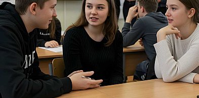 Zwolnieni z Teorii w akcji. Młodzież z Ursynowa uczy, jak ze sobą rozmawiać!