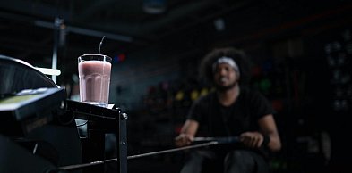 Kubki do shake, koktajli i na smoothie – jak wybrać rozwiązanie, które łączy wygod