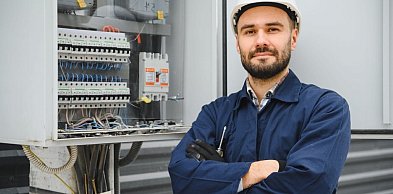 Jak zdobyć nowe uprawnienia zawodowe w branży technicznej?