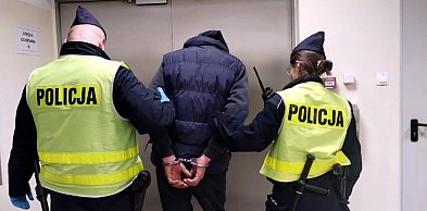 Awantura na peronie stacji metra skończyła się kajdankami