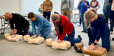 Pierwsza pomoc bez stresu i z wiedzą. Ursynów uczy za darmo!