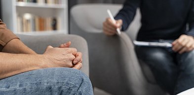 Czy psychoterapia CBT online jest skuteczna w leczeniu bezsenności i zaburzeń lęko