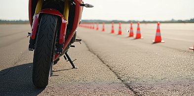 Różnice między kategorią A2 a pełną kategorią A – kiedy warto zrobić przesiadkę?