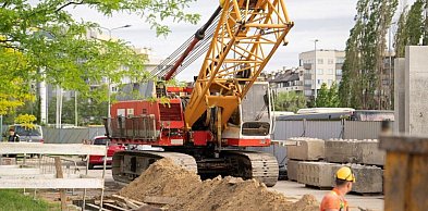 Nietypowy dźwig przy metrze Kabaty. Rusza spektakularna operacja