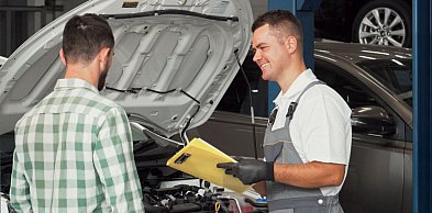 Jak rozmawiać z mechanikiem, żeby nie poczuć się ignorantem?