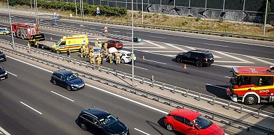 Wypadek na S2 na Ursynowie. Skoda i Toyota zderzyły się przed tunelem POW